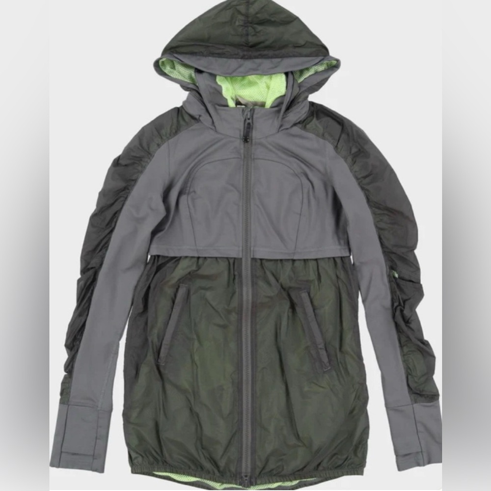 LULULEMON SUPER TRACKER JACKET Windbreaker Mesh/ nylon Hooded Grey SIZE 6